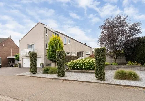 Vrijstaande woning te koop: Breeven 19, Kern Ell Ell