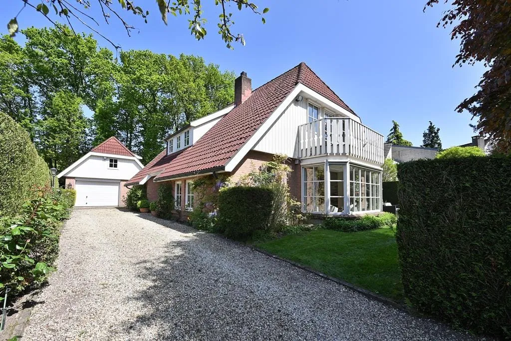 Vrijstaande woning te koop: Breeweg 13, Laren (Nh)