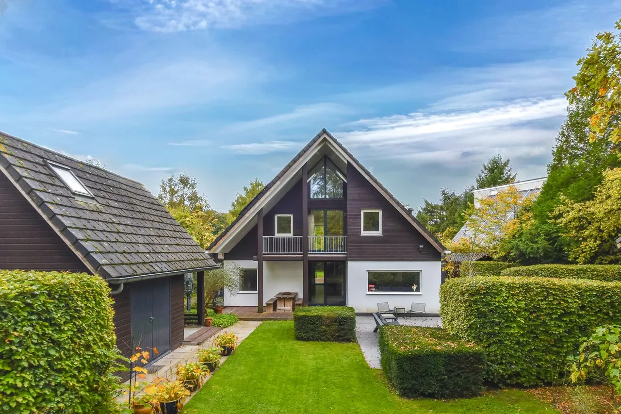 Vrijstaande woning te koop: Breeweg 7, Laren (Nh)
