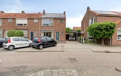 Corner house for sale: Breitnerstraat 15, Schildersbuurt Zwijndrecht