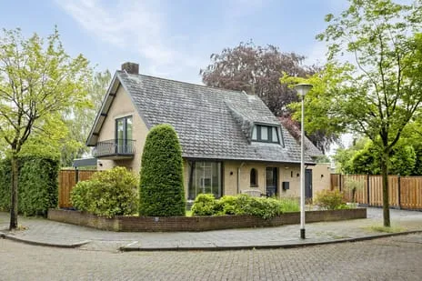 Twee-onder-één-kap te koop: Bremlaan 1, Het Gegraaf Valkenswaard