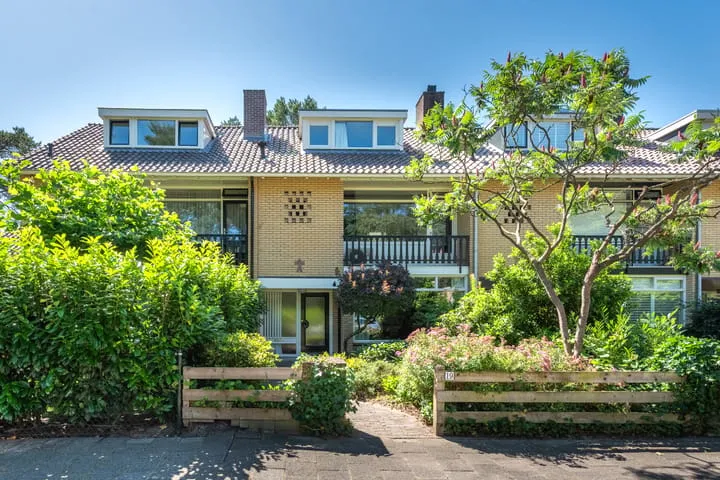 Terraced house for sale: Bremlaan 19, Bosch en Duin Bosch En Duin