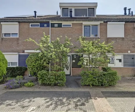 Tussenwoning te koop: Bremstraat 4, Klaaswaal Woonkern Klaaswaal