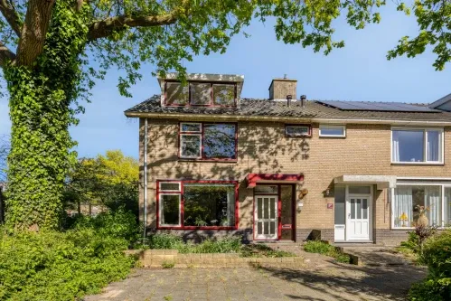 Hoekwoning te koop: Bremstraat 40, Weidebloemenbuurt-Zuid Alphen Aan Den Rijn