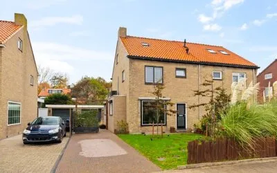 Twee-onder-één-kap te koop: Bremstraat 6, Duinbuurt Den Helder