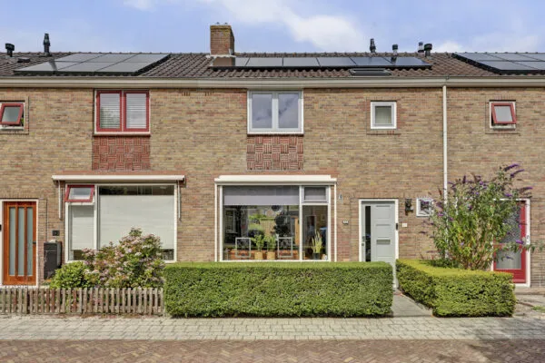 Tussenwoning te koop: Bremstraat 77, Duinbuurt Den Helder