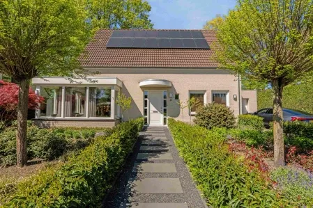 Vrijstaande woning te koop: Bremweg 3, Bloemenbuurt Venlo