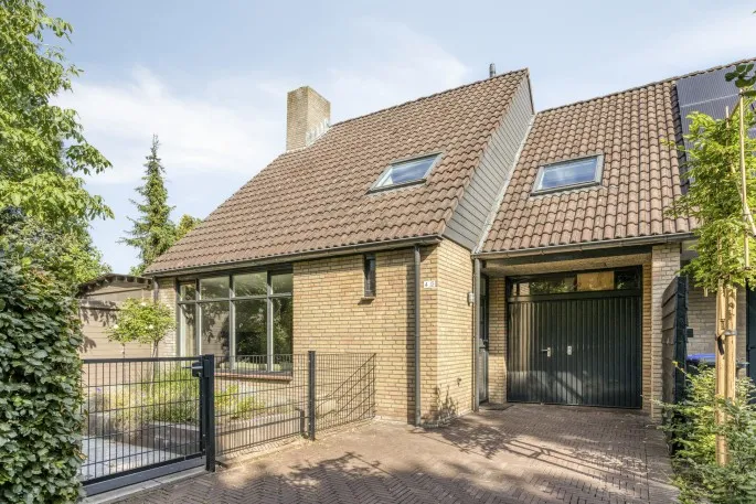 Twee-onder-één-kap te koop: Breukrand 413, Uden