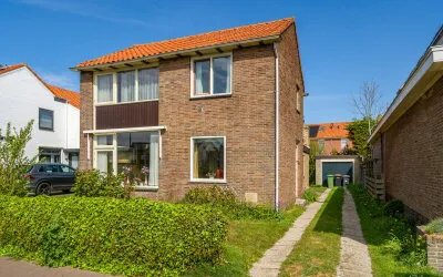 Twee-onder-één-kap te koop: Brink 10, De Koog De Koog