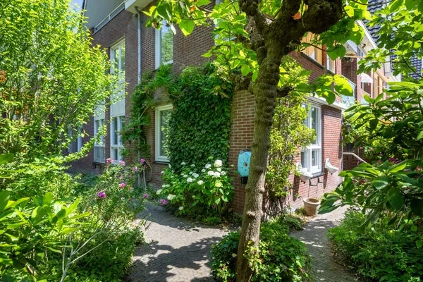 Twee-onder-één-kap te koop: Brinklaan 5, Hooftlaan Bussum