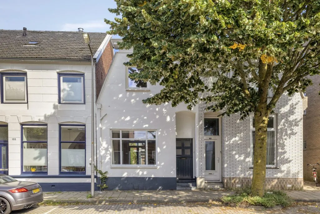 Twee-onder-één-kap te koop: Brinkstraat 157, Enschede