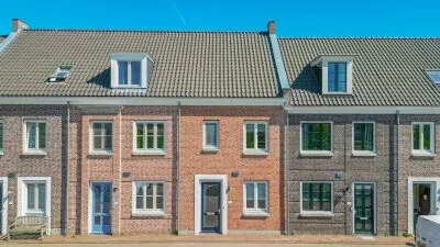 Tussenwoning te koop: Broederwal 257, De Veste Helmond