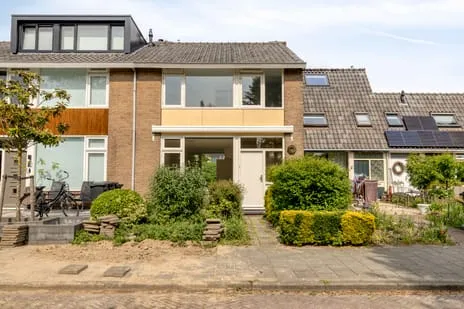 Tussenwoning te koop: Broekemastraat 27, Nieuw-Vennep Welgelegen Nieuw-Vennep