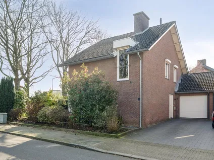 Twee-onder-één-kap te koop: Broekhovenlaan 63, Beek Beek