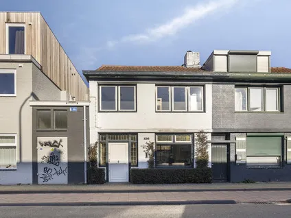 Tussenwoning te koop: Broekhovenseweg 126, Broekhoven II Oost Tilburg