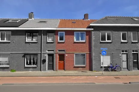 Tussenwoning te koop: Broekhovenseweg 204, Vogeltjesbuurt West Tilburg