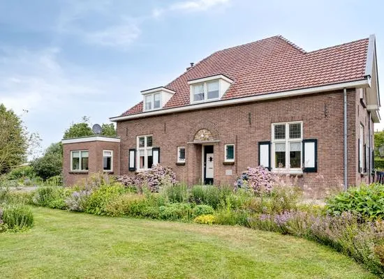 Twee-onder-één-kap te koop: Broekstraat 6, Buitengebied Valburg Zuid Valburg