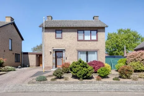 Twee-onder-één-kap te koop: Broekstraat 9, Brachterbeek Maasbracht