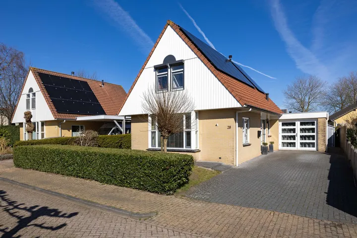 Vrijstaande woning te koop: Broerstrjitte 28, Oppenhuizen