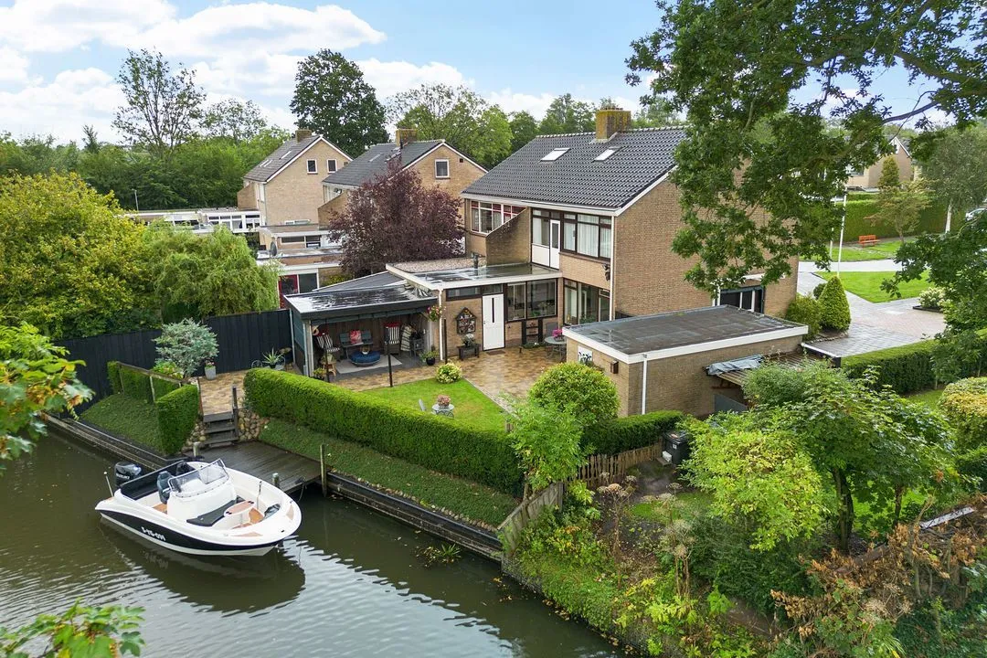 Twee-onder-één-kap te koop: Brokmui 12, Dokkum