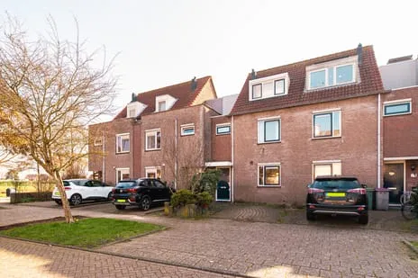 Tussenwoning te koop: Bromelia 68, Achter het Raadhuis Nootdorp