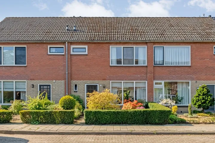 Tussenwoning te koop: Bromeliastraat 51, Veldkamp en Borchert Denekamp