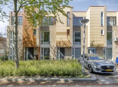 Tussenwoning te koop: Brommy en Tommystraat 8, Stripheldenbuurt Midden- oost Almere