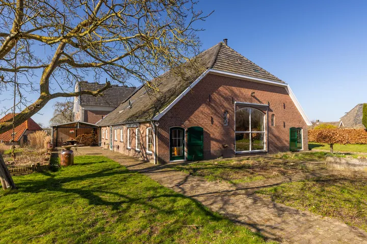 Twee-onder-één-kap te koop: Bronsbergen 4A, Stokebrand, Bagijnenland en Bronsbergen Zutphen