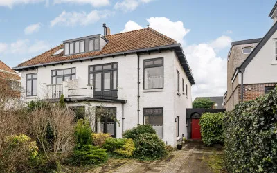 Tussenwoning te koop: Bronsteeweg 24, Heemsteedse Dreef, Schildersbuurt en omgeving Heemstede