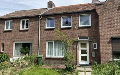 Tussenwoning te huur: Bronweg 23, Heer Maastricht