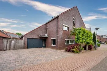 Twee-onder-één-kap te koop: Brookerveld 17, Kern Hout-Blerick Venlo
