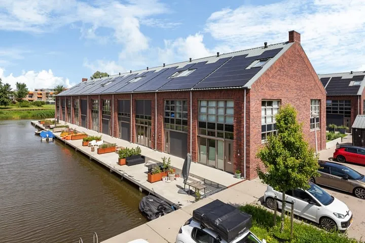 Terraced house for sale: Broukade 15, Middelsee Leeuwarden