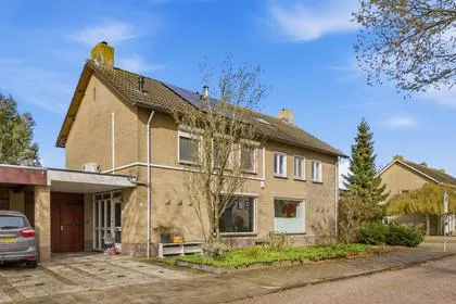 Tussenwoning te koop: Brouwerijstraat 14, Oosteind Oosteind