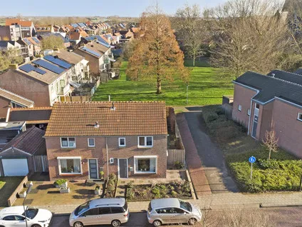 Twee-onder-één-kap te koop: Brouwerijstraat 17, Kruiningen - Kern Kruiningen