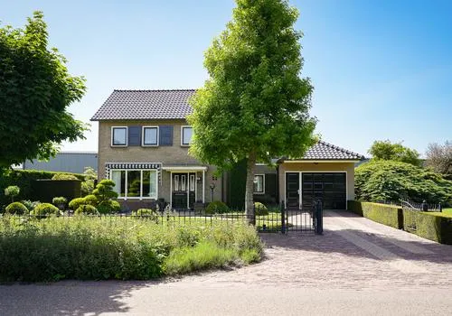 Vrijstaande woning te koop: Brouwersstraat 32, Kern Beneden-Leeuwen Beneden-Leeuwen