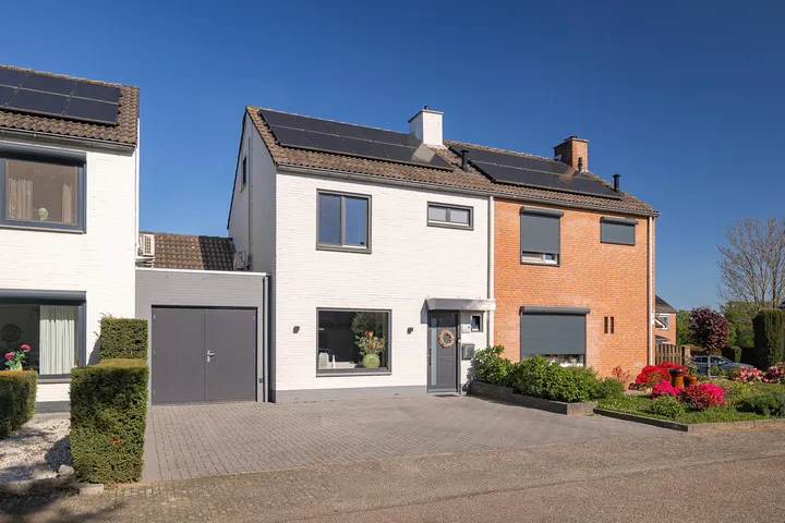 Tussenwoning te koop: Bruggeleen 4, Kerensheide Stein