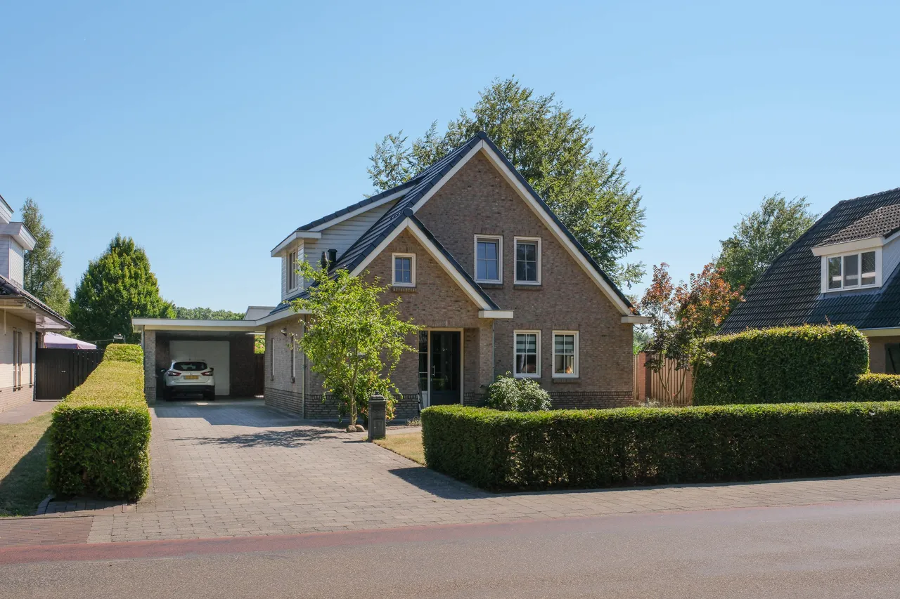 Vrijstaande woning te koop: Bruglaan 19A, Aadorp