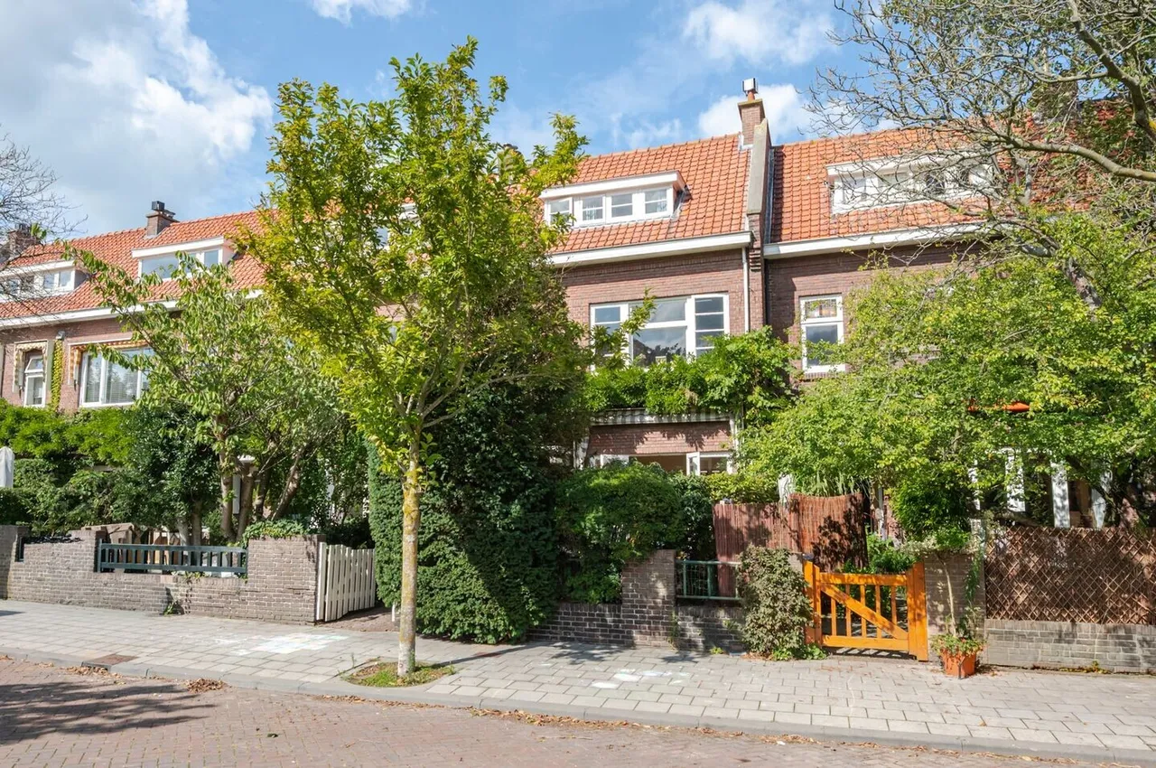 Tussenwoning te koop: Brugsestraat 16, 'S-Gravenhage