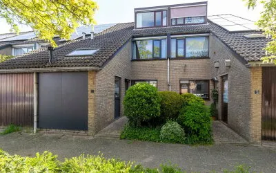 Tussenwoning te koop: Brugstraat 12, Schipluiden