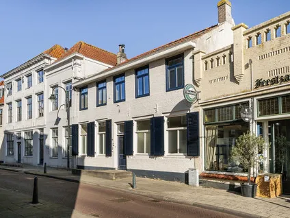 Tussenwoning te koop: Brugstraat 31, Tholen Tholen