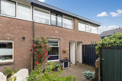 Tussenwoning te koop: Brugweg 3, Velp-Zuid beneden spoorlijn Velp (Ge)