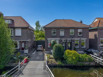 Twee-onder-één-kap te koop: Brugweg 81, Zeeheldenbuurt Waddinxveen