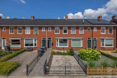 Tussenwoning te koop: Bruinsslotstraat 24, Drachten