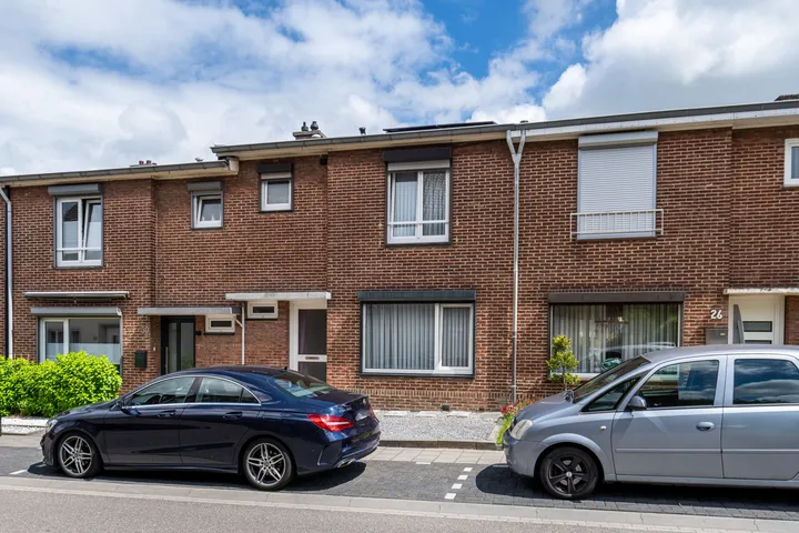 Tussenwoning te koop: Brunssummerweg 28, Nieuwenhagerheide Landgraaf