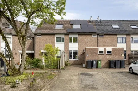 Tussenwoning te koop: Bruntingerbrink 65, Emmen