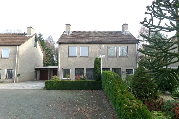 Corner house for rent: Buidelmees 26, Rietlanden Emmen
