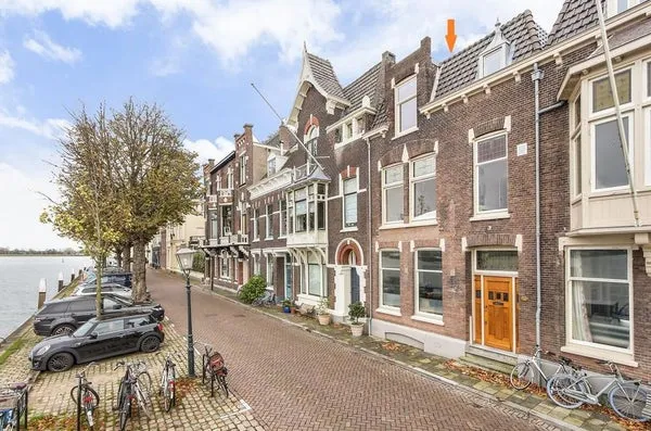 Tussenwoning te koop: Buiten Walevest 10, Nieuwe Haven en omgeving Dordrecht
