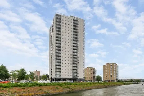 Appartement te koop: Buitenbassinweg 402, De Esch Rotterdam