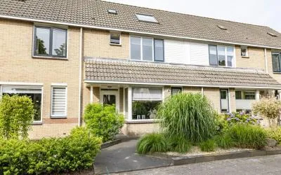 Tussenwoning te koop: Buitenbree 11, De Breeën Assen