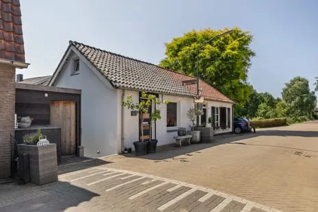 Twee-onder-één-kap te koop: Buitendijk 102, Hank Hank
